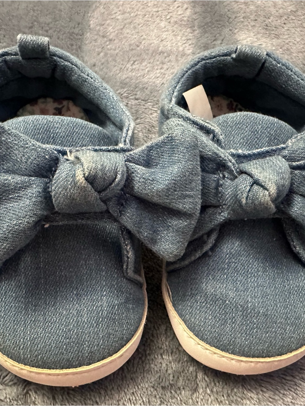 🎀 Carter’s Denim Bow Baby Shoes 9-12M Chambray First Walker *